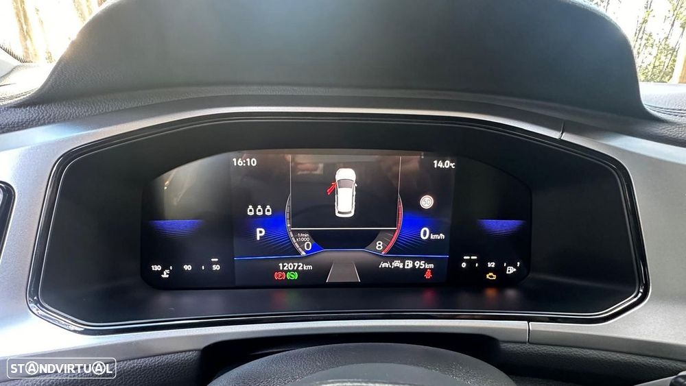 VW T-Roc 1.5 TSI Urban DSG - 12