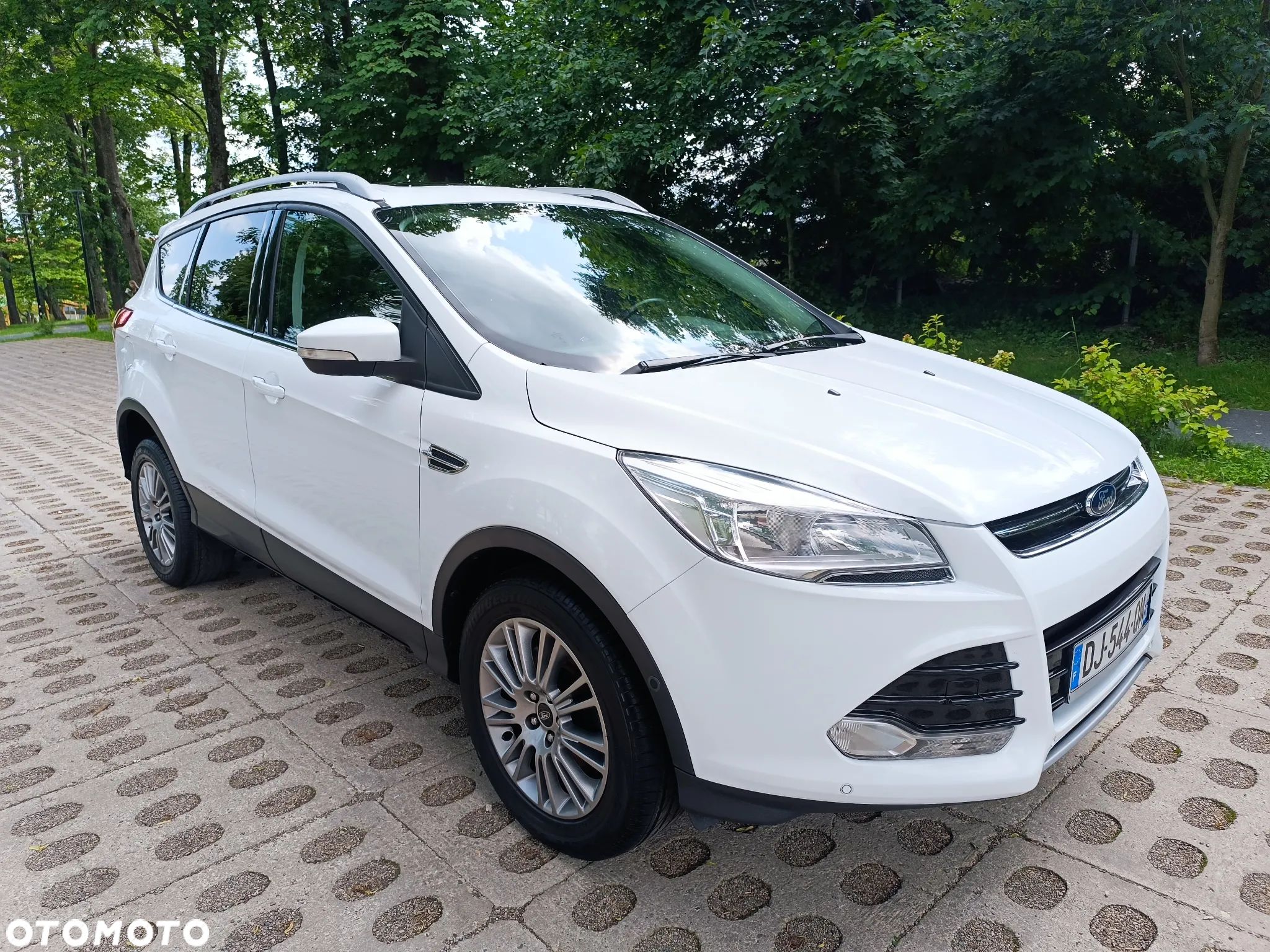 Ford Kuga 2.0 TDCi 2x4 Titanium - 1