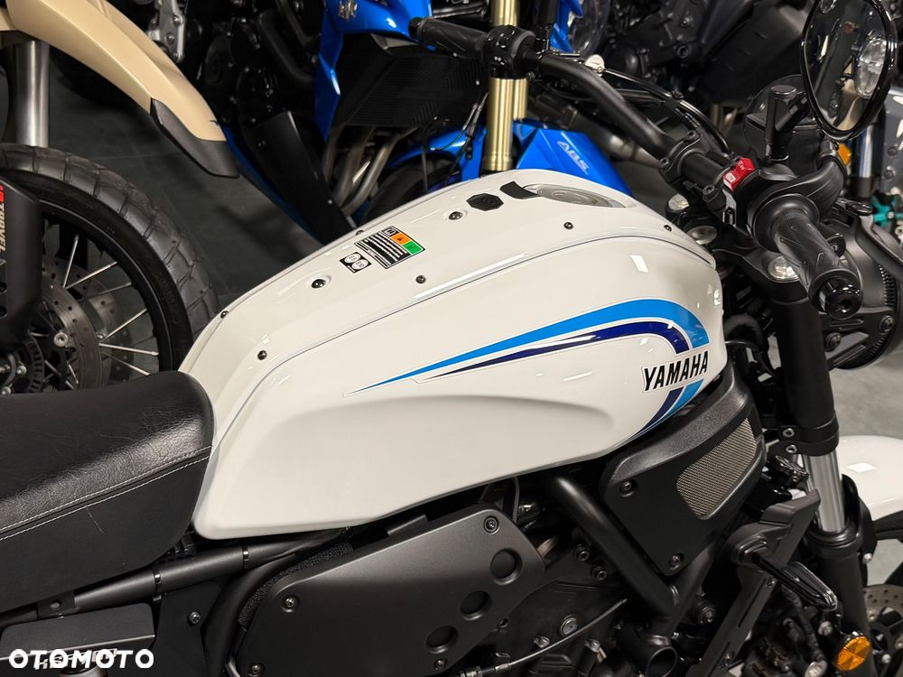 Yamaha XSR - 11