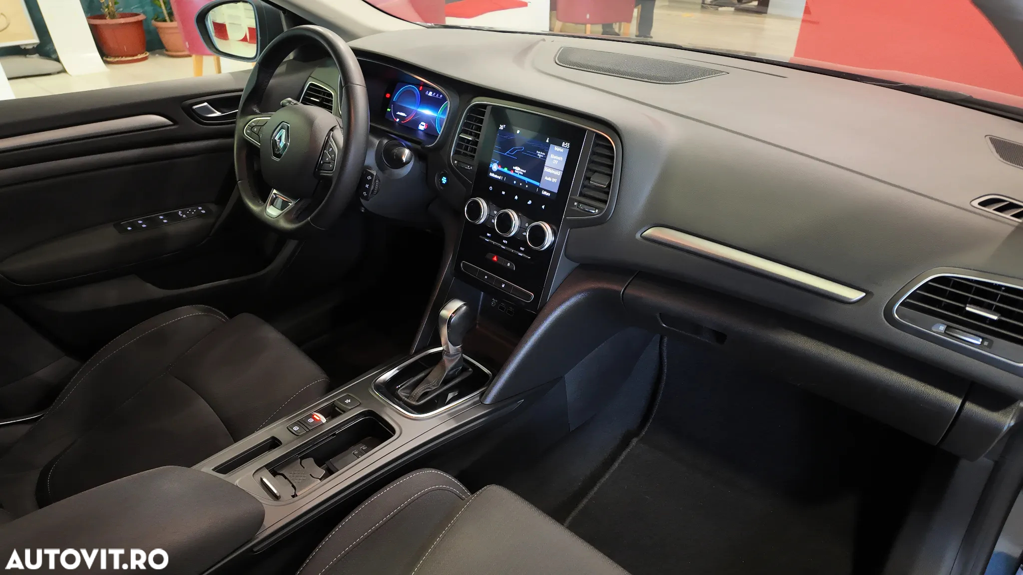 Renault Megane E-TECH Plug-in 160 BUSINESS EDITION - 12