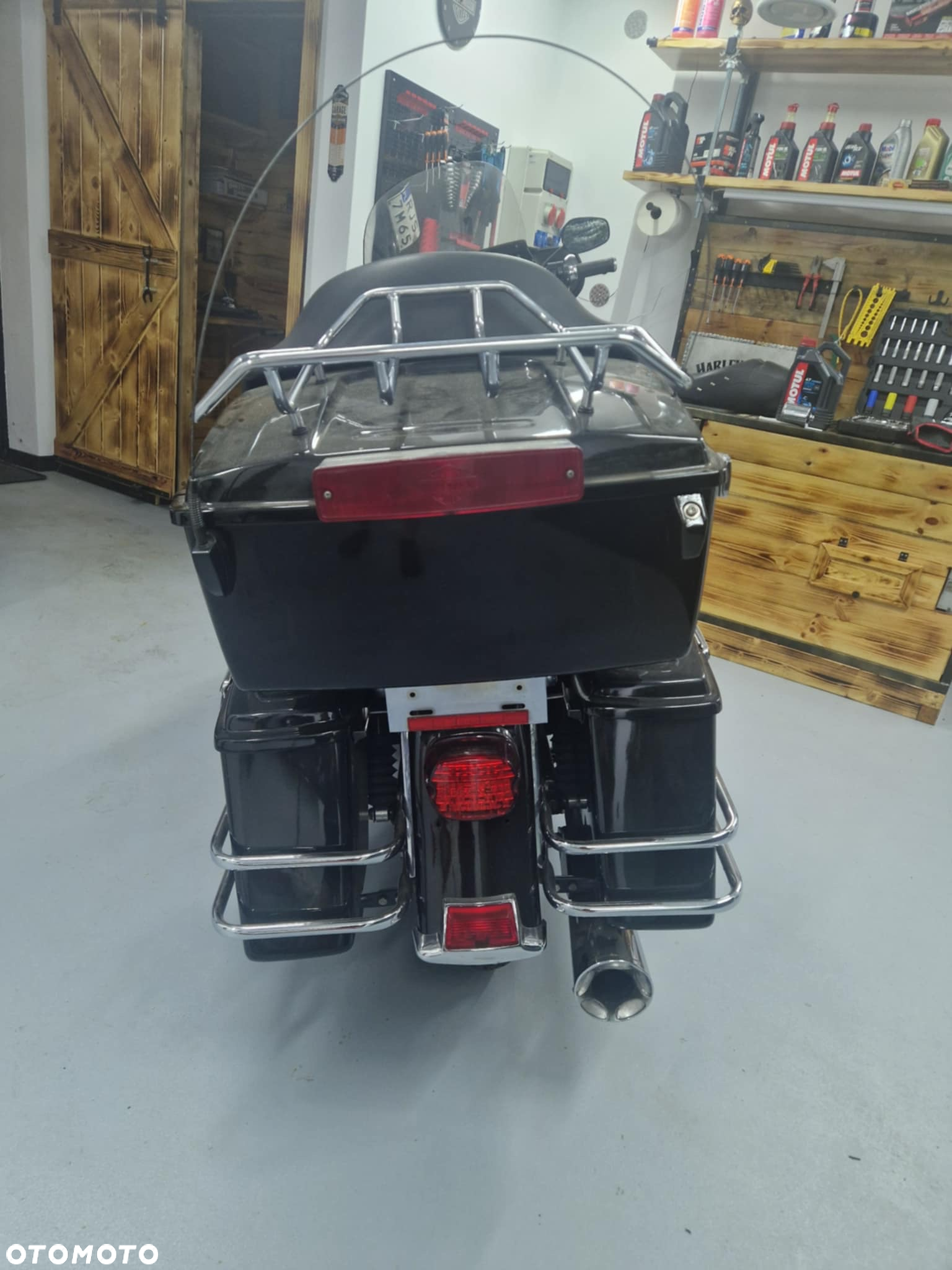 Harley-Davidson FLH Electra Glide - 2