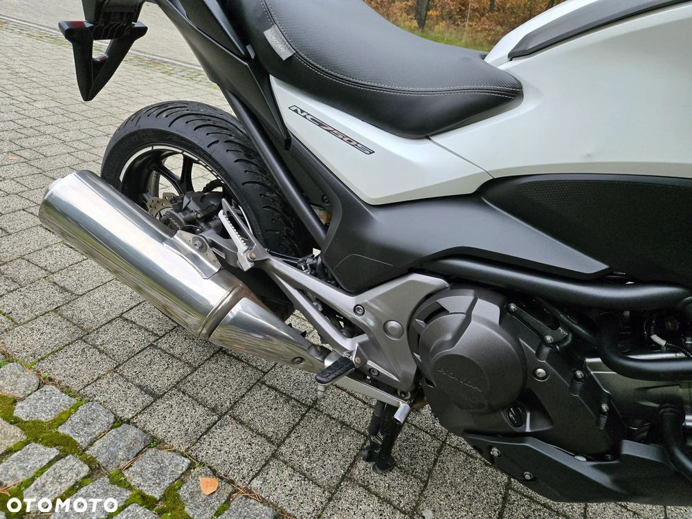 Honda NC - 25