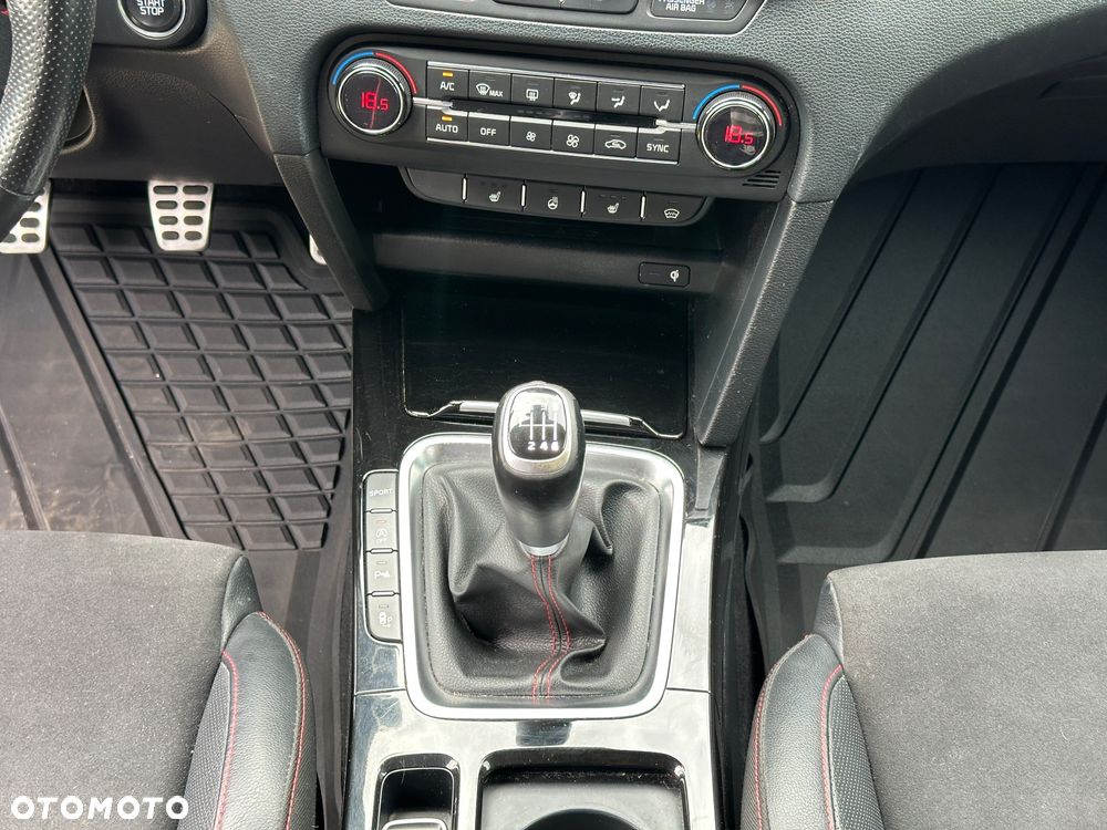 Kia ProCeed 1.6 T-GDI GT - 22