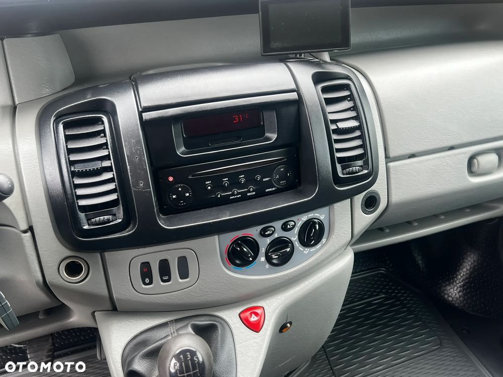 Renault Trafic - 6