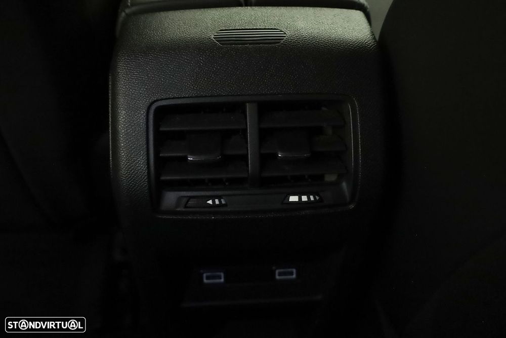 Peugeot 308 1.6 Hybrid Allure Pack e-EAT8 - 24