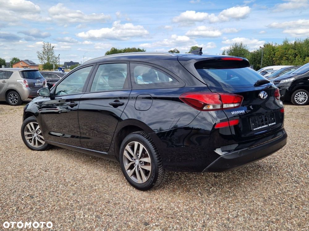 Hyundai i30 i30cw 1.6 CRDi Automatik Style - 25