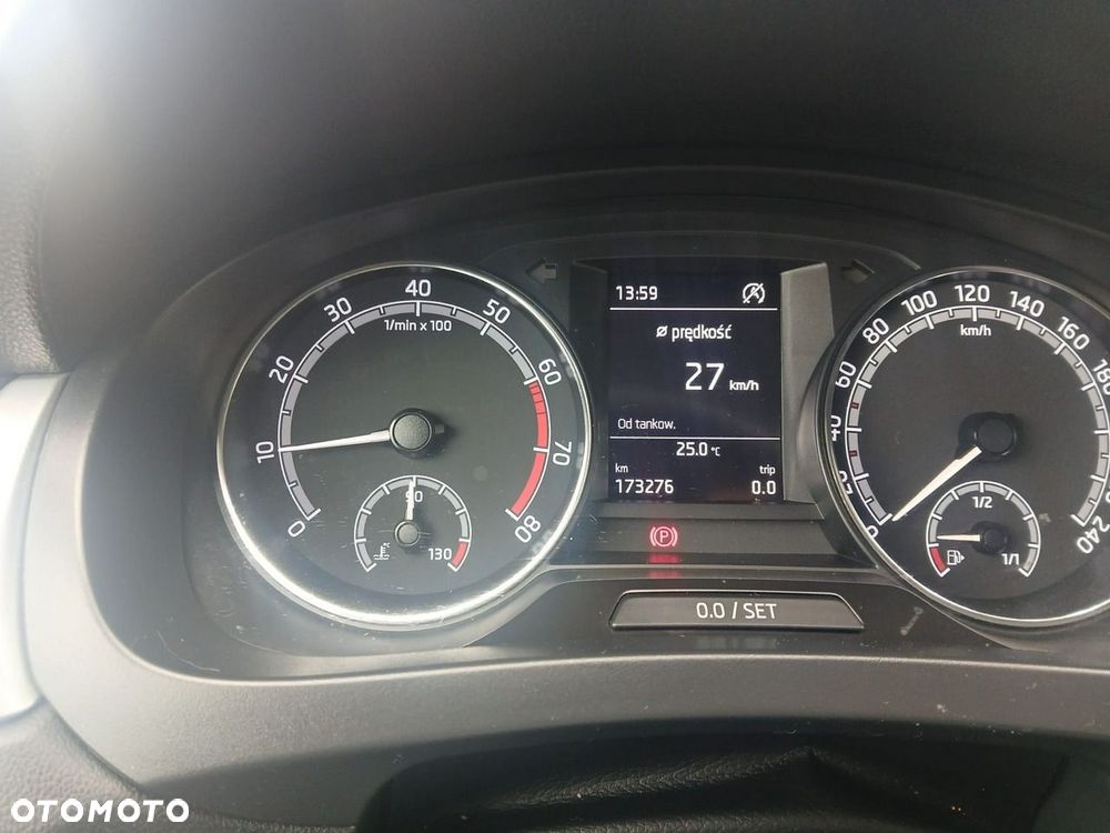 Skoda RAPID Spb 1.0 TSI Ambition - 14