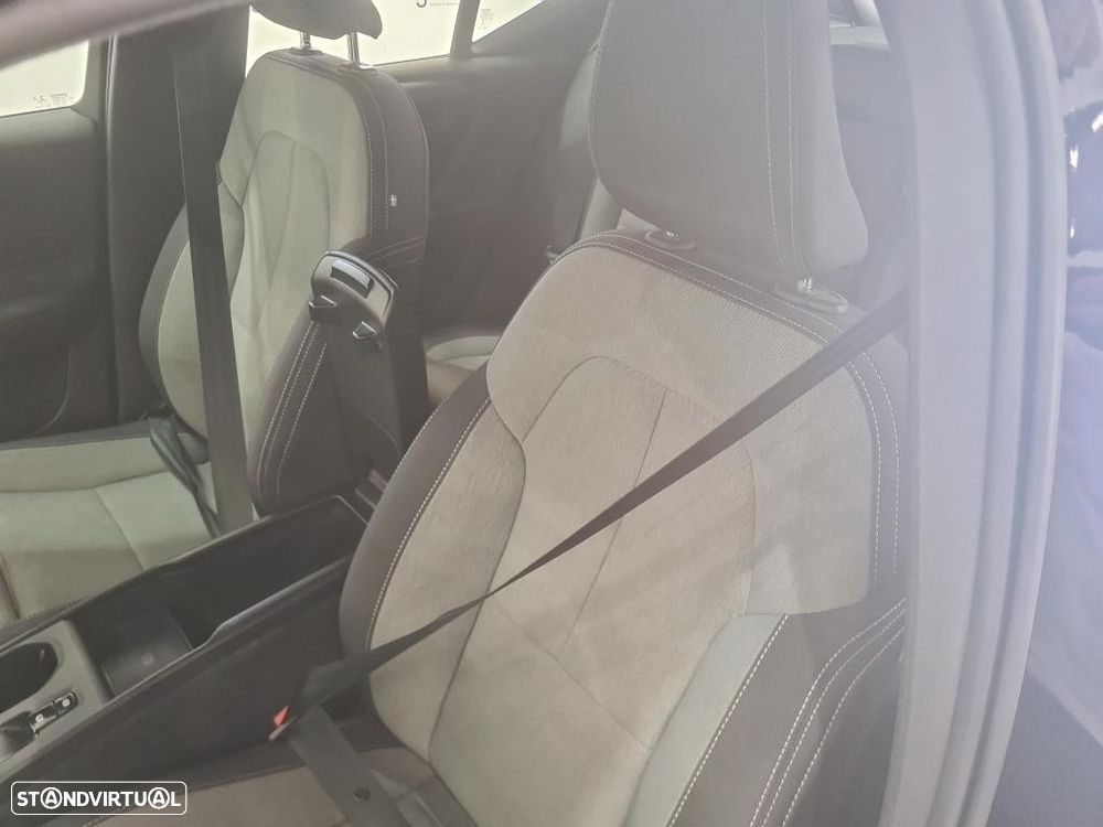 Volvo XC 40 1.5 T4 PHEV Core - 6