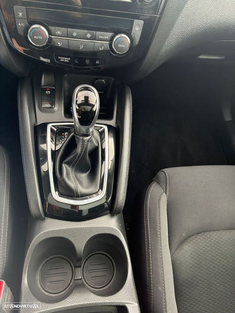 Nissan Qashqai 1.5 dCi N-Connecta DCT - 19