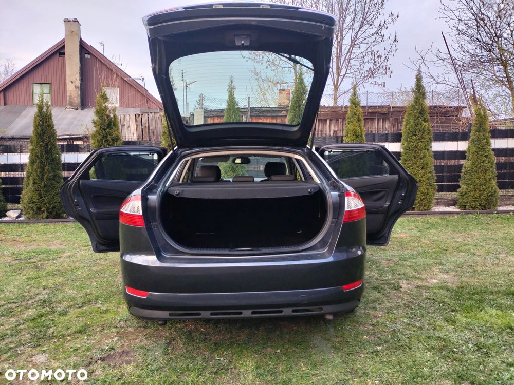 Ford Mondeo 2.5 Ghia - 9