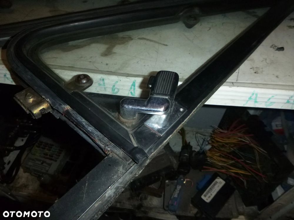 SZYBKA TRÓJKĄTNA UCHYLNA VW LT 1 77-95 - 3