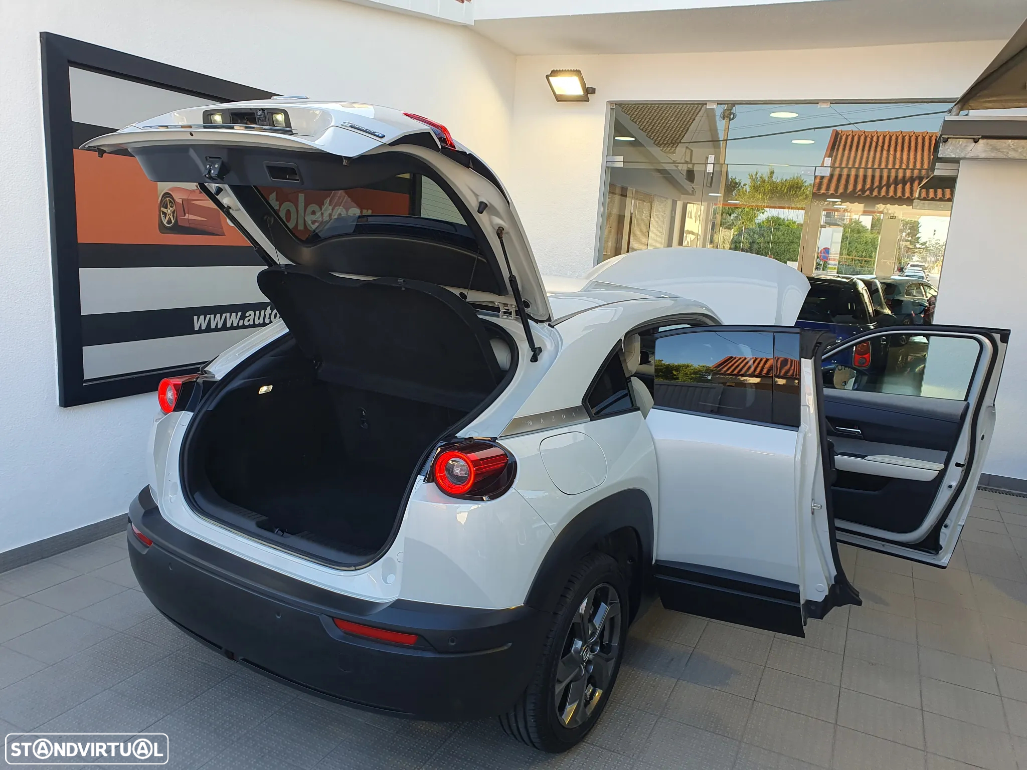 Mazda MX-30 e-Skyactiv Advantage+Modern Confidence - 30