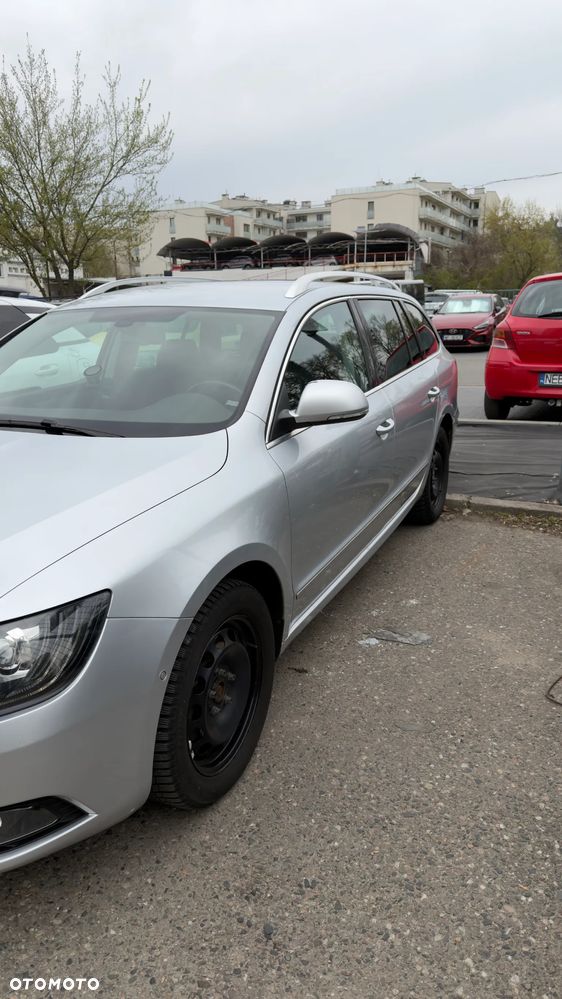 Skoda Superb 2.0 TDI Ambition DSG - 6