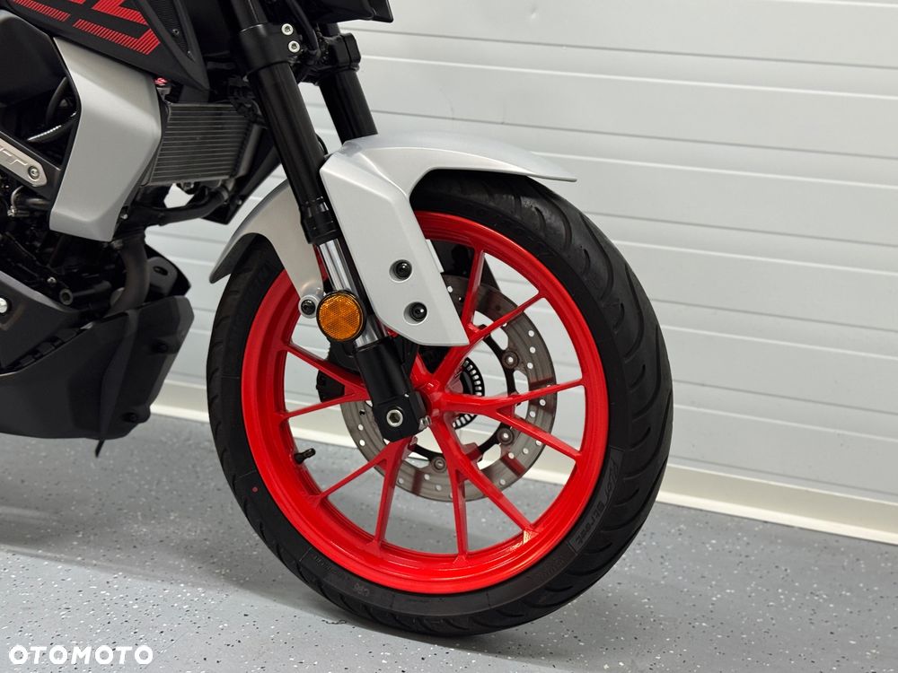 Yamaha MT - 6