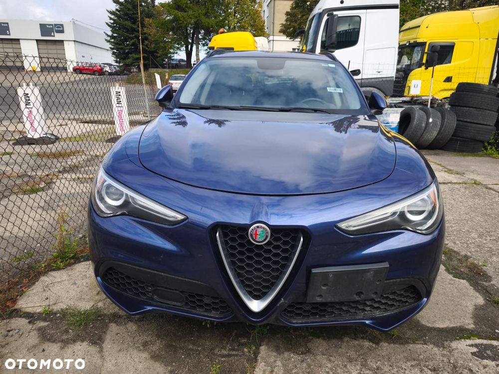 Alfa Romeo Stelvio 2018 photo 2