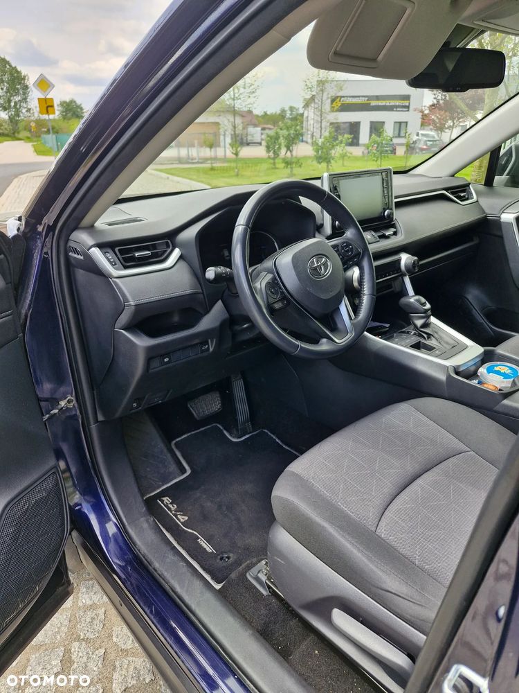 Toyota RAV4 - 9