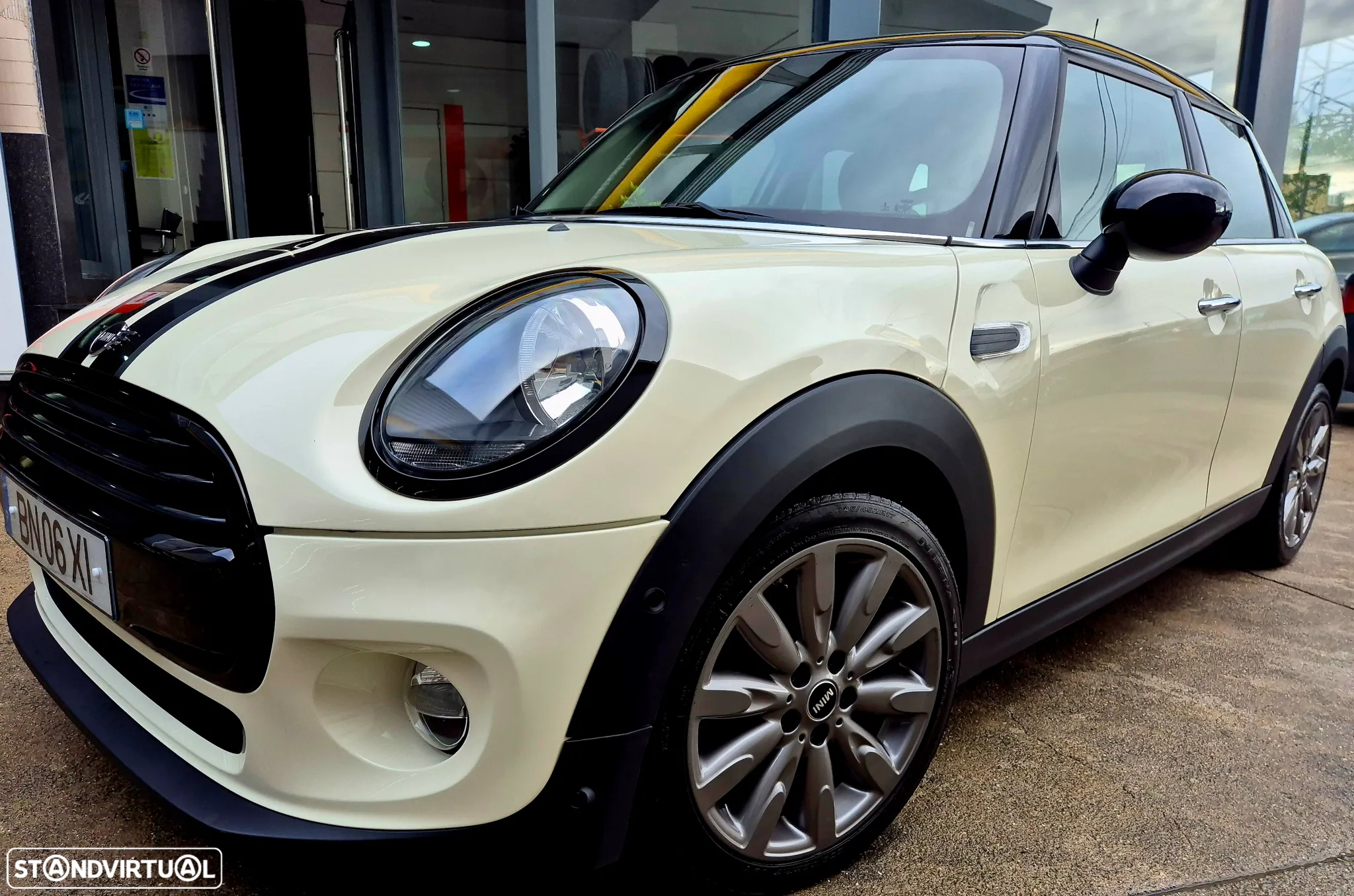 MINI 5 Portas One Auto - 24