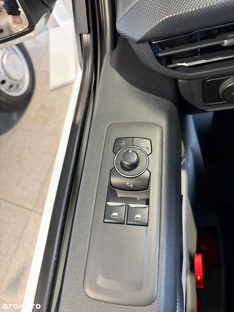 Ford Transit Custom L2 Van 150KM Limited - 13