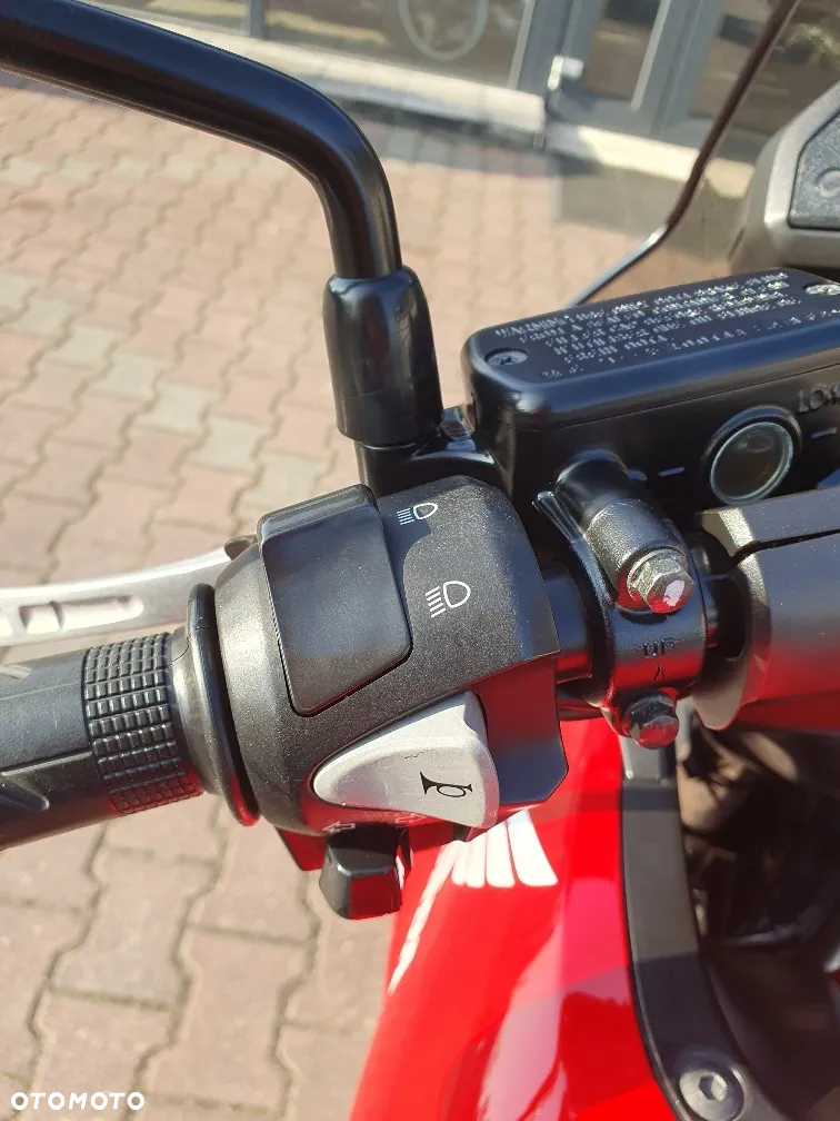 Honda VFR - 8
