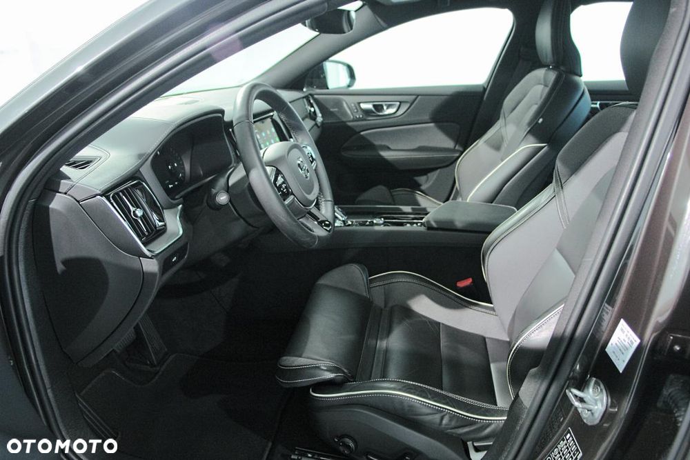 Volvo S60 B5 B AWD Ultimate Dark - 12