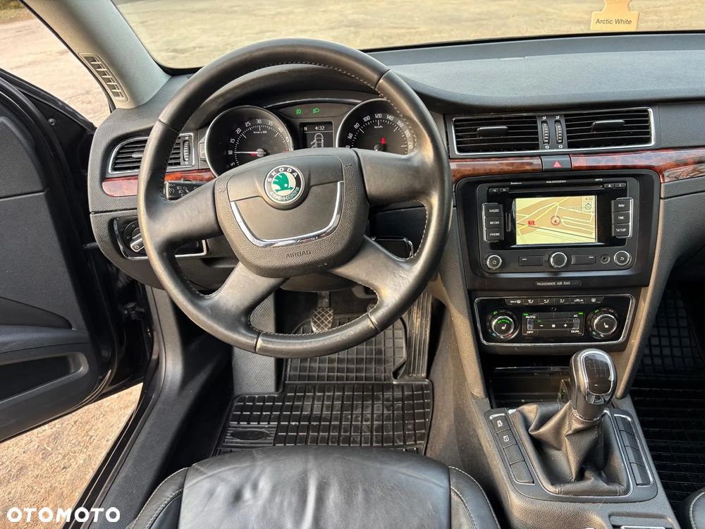 Skoda Superb 2.0 TDI Platinum - 34