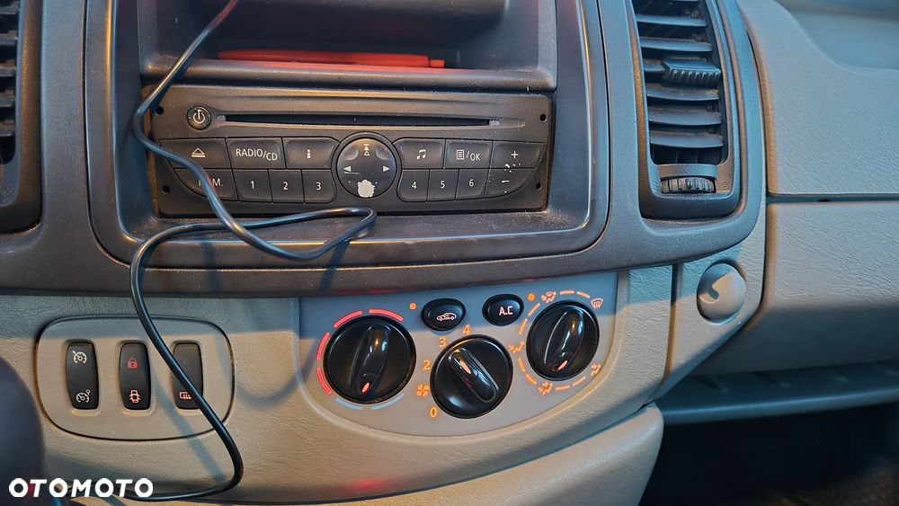 Opel Vivaro - 11