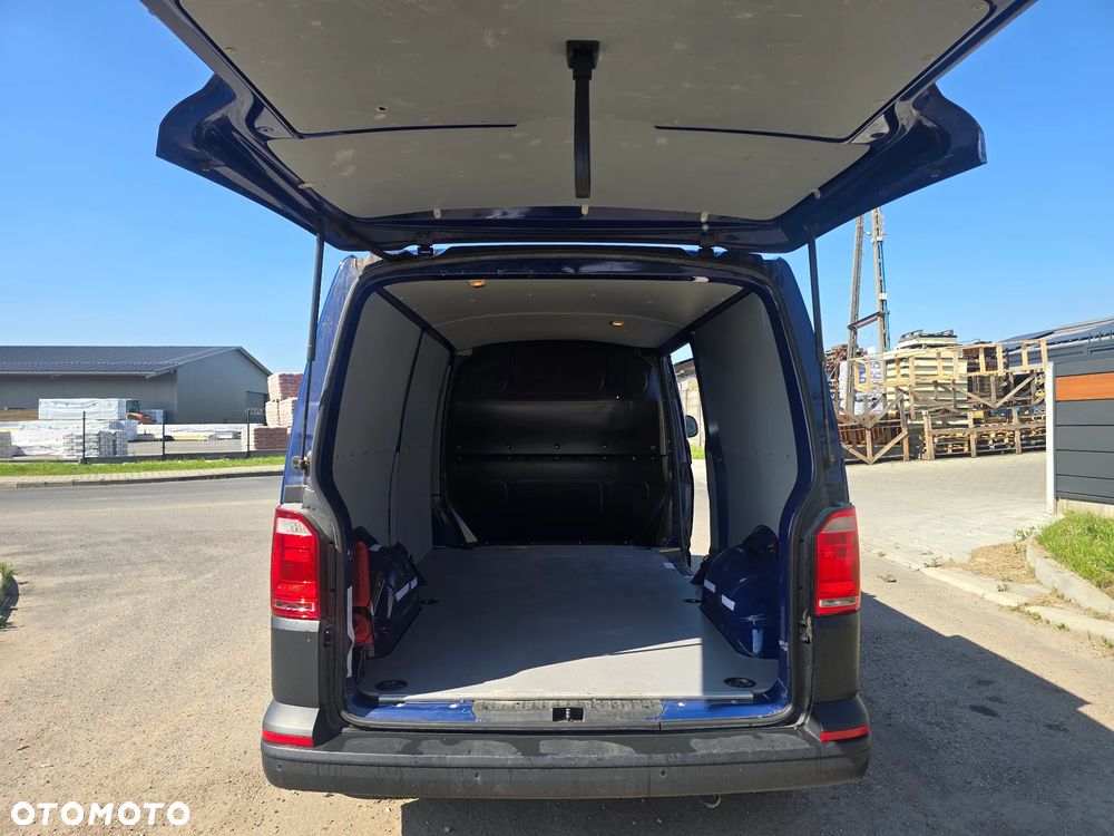 Volkswagen Transporter T6 - 6