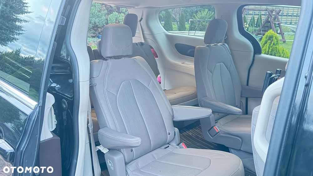 Chrysler Pacifica - 27