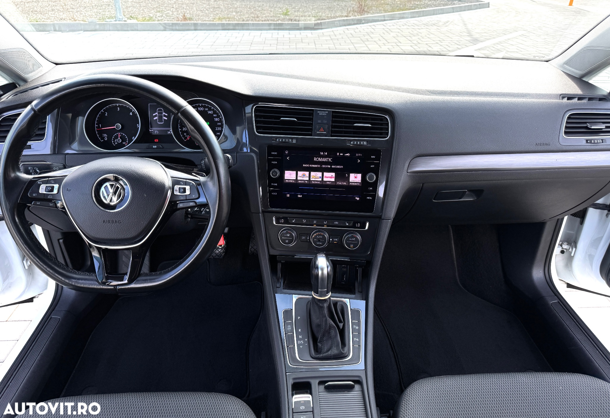 Volkswagen Golf - 6