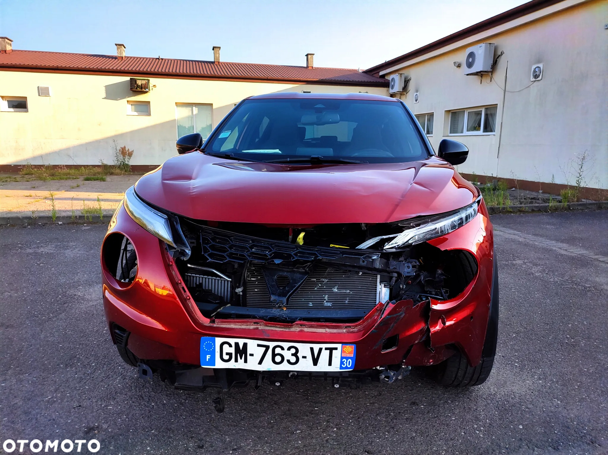 Nissan Juke 1.0 DIG-T DCT Tekna - 4