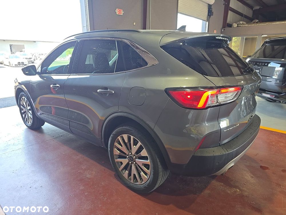 Ford Escape 2.0 EcoBoost AWD Titanium - 5