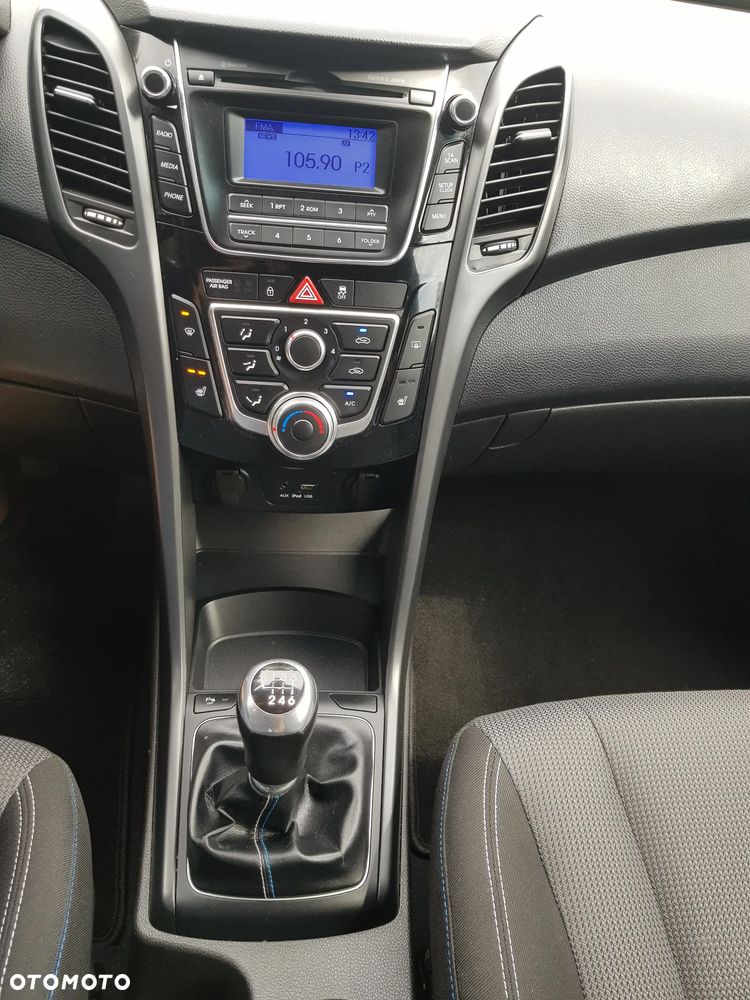Hyundai i30 blue 1.4 Style - 30