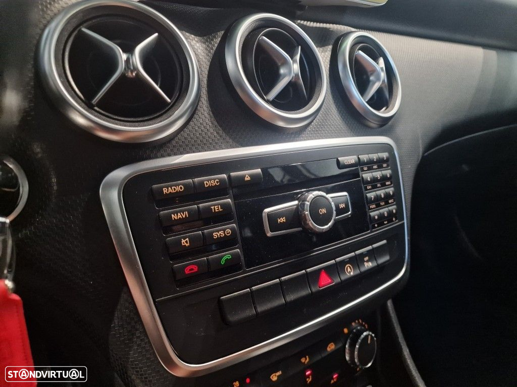 Mercedes-Benz A 200 d AMG Line - 31