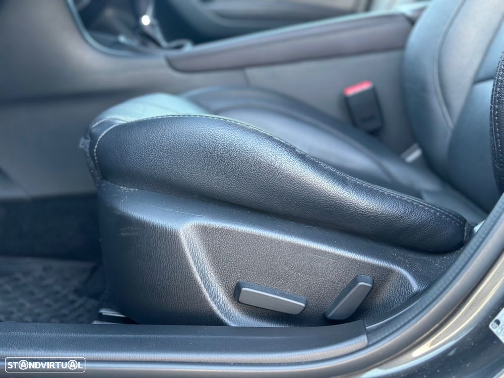 Mazda 3 Hatchback 1.5 Sky-D Excellence Pack Leather - 16