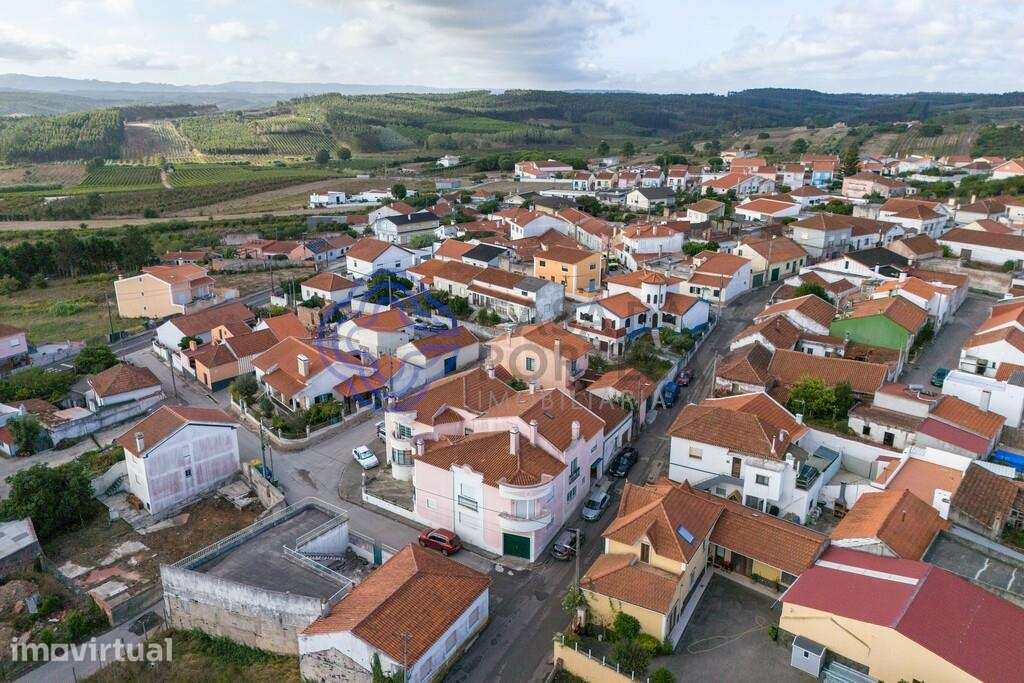 Apartamento T3 duplex no  Vale Covo, Bombarral - Grande imagem: 2/36