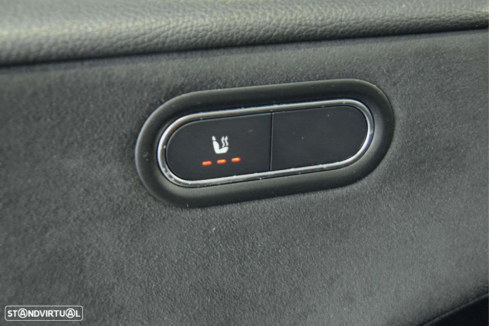 Mercedes-Benz A 200 7G-DCT AMG Line Advanced Plus - 39