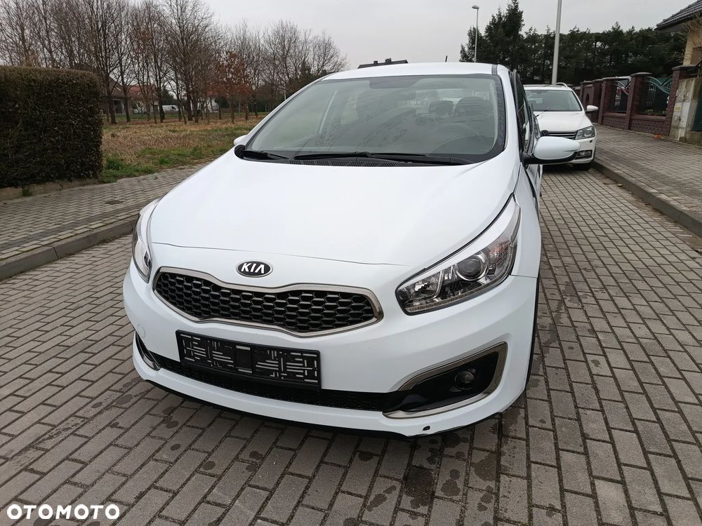 Kia Ceed 1.4 CVVT ISG Dream Team Edition - 1