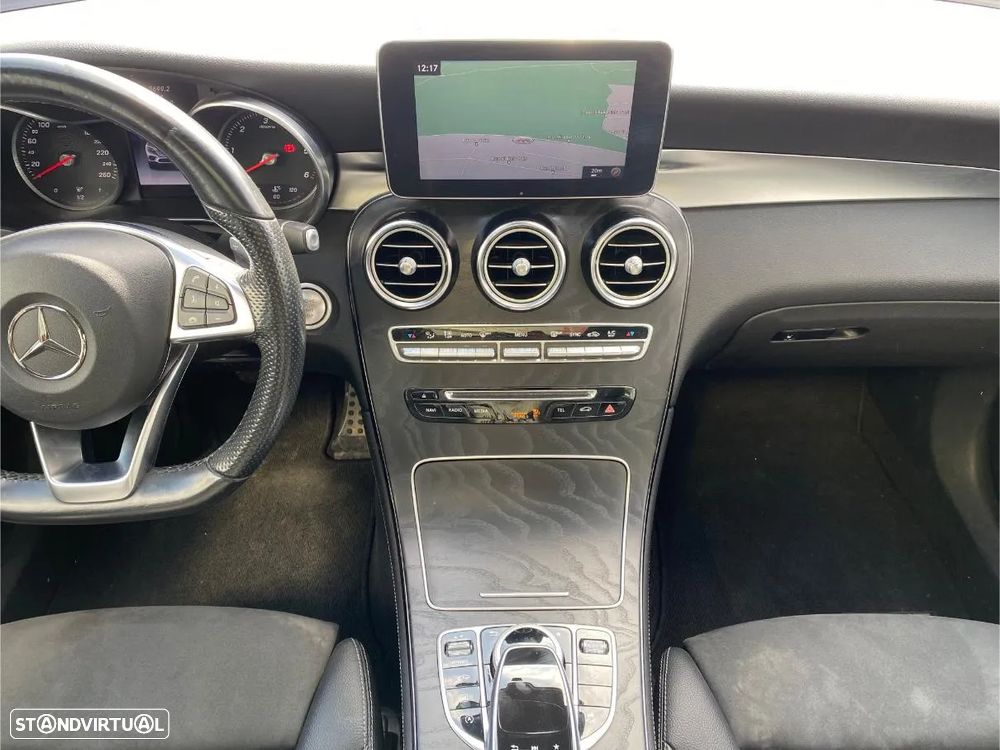 Mercedes-Benz GLC 250 d Coupe 4Matic 9G-TRONIC AMG Line - 32