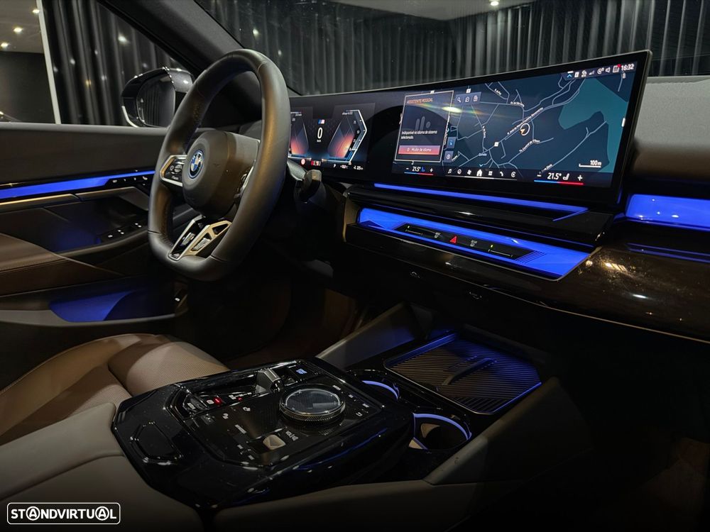 BMW i5 eDrive40 Pack Desportivo M - 42