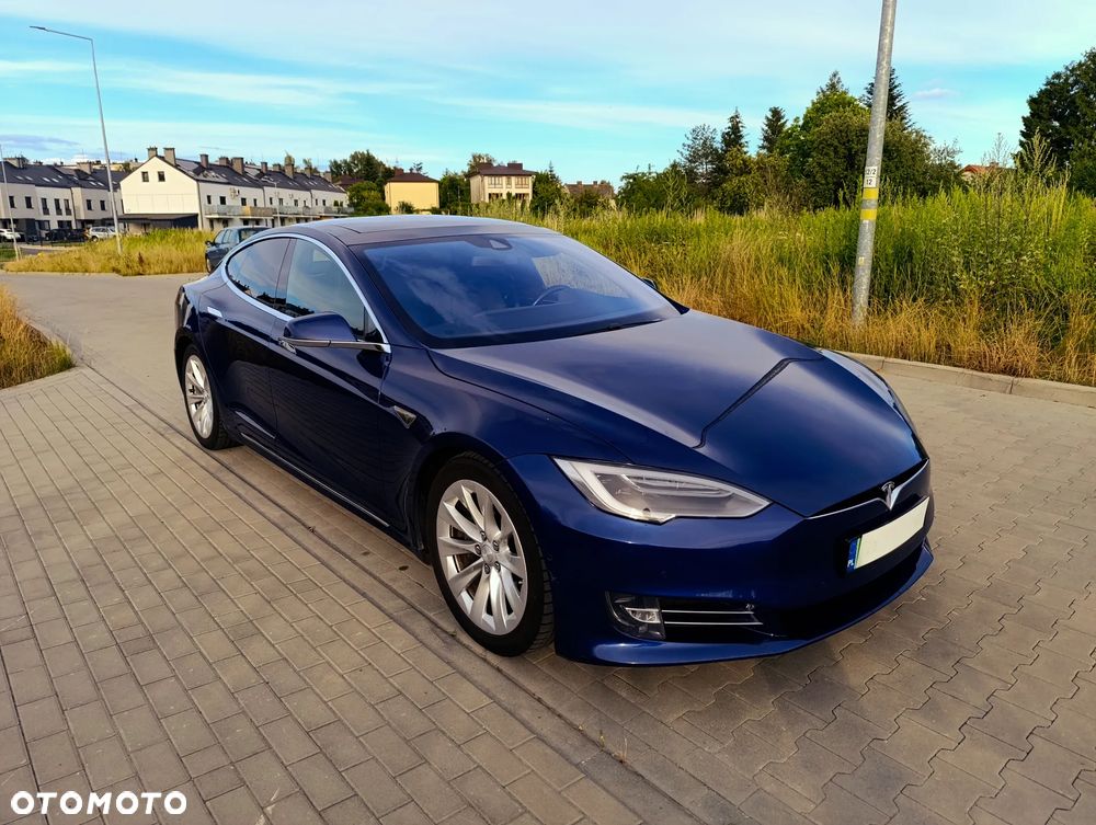 Tesla Model S - 25