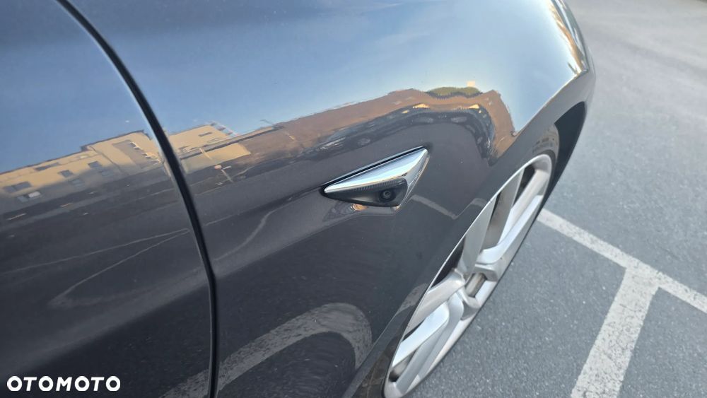 Tesla Model S Performance - 17