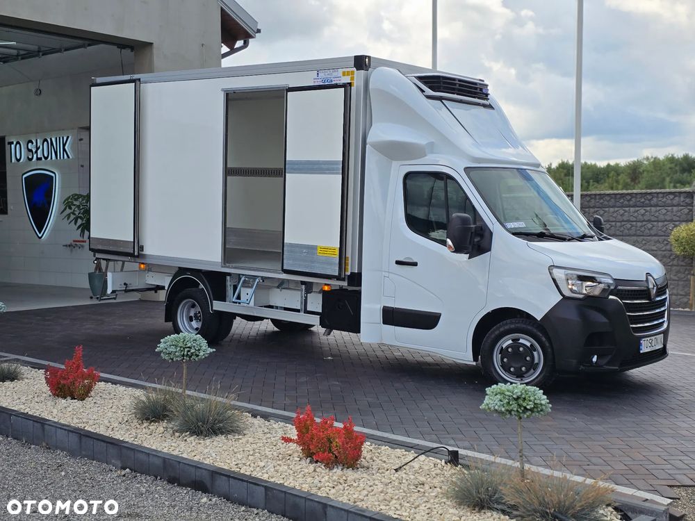 Renault MASTER CHŁODNIA 8 PALET Carrier XARIOS 350 -20*C +20*C 230V STACJONARNE PODŁĄNCZENIE TYLN OŚ BLIŻNIACZA WZMOCNIONA SALON POLSKA 125Tyś km SERWIS ASO RENO DO OSTATNIEGO Km GWARANCJA BOGATA OPCJA WYPOSAŻENIA LEDY HALOGENY TEMPOMAT FOTEL KIEROWCY PNEŁMATYCZNY - 40