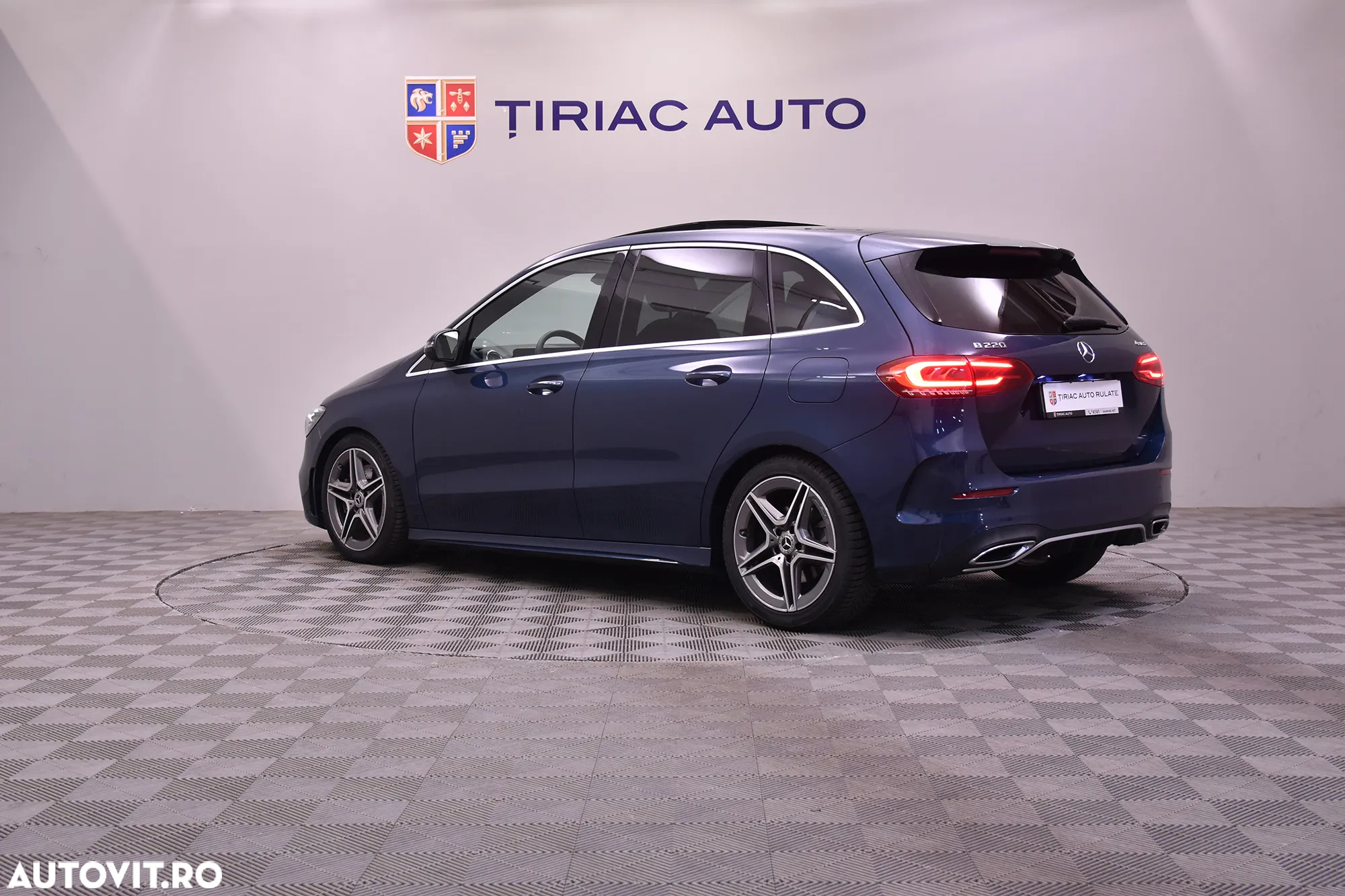 Mercedes-Benz B 220 4Matic 7G-DCT AMG Line - 3