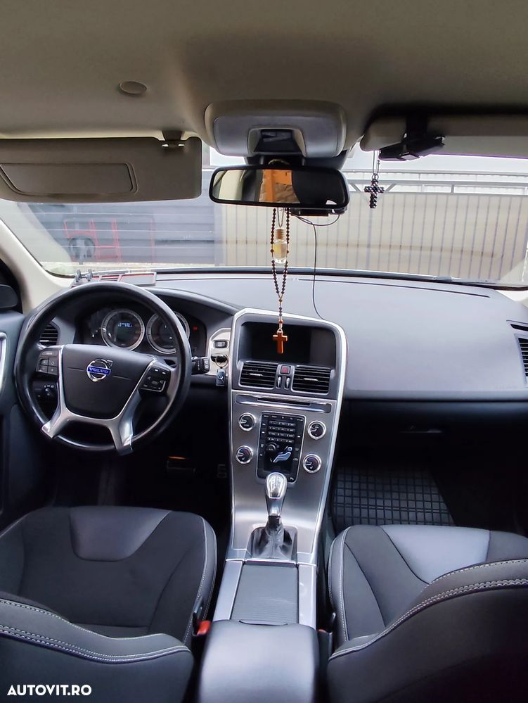 Volvo XC 60 D3 Momentum - 6