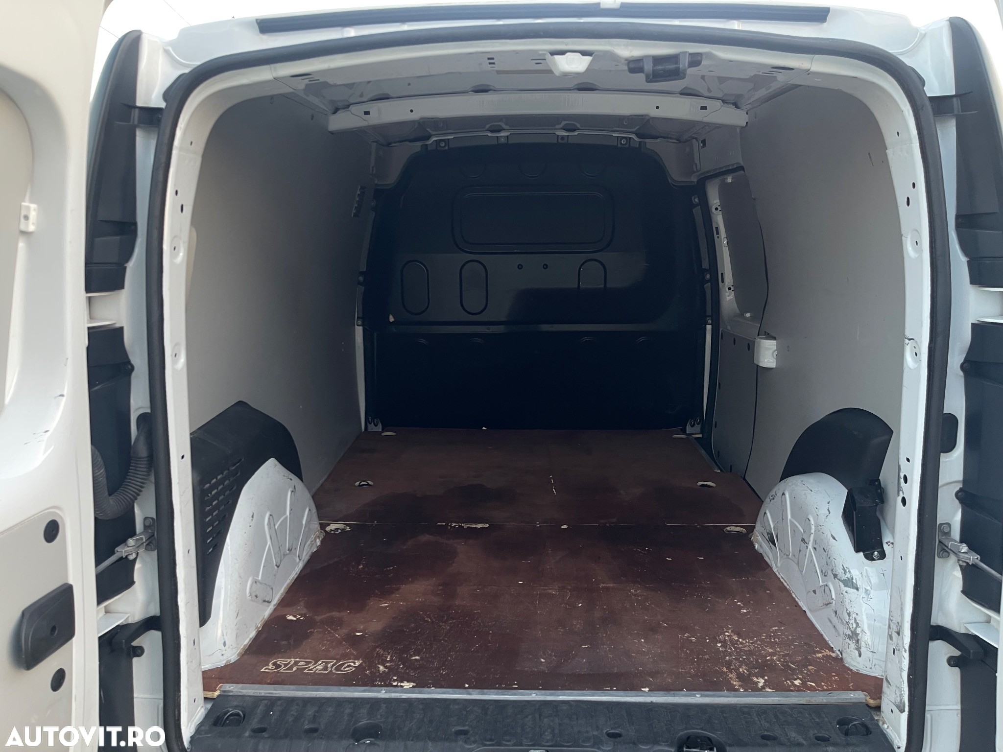 Renault Kangoo Maxi - 9