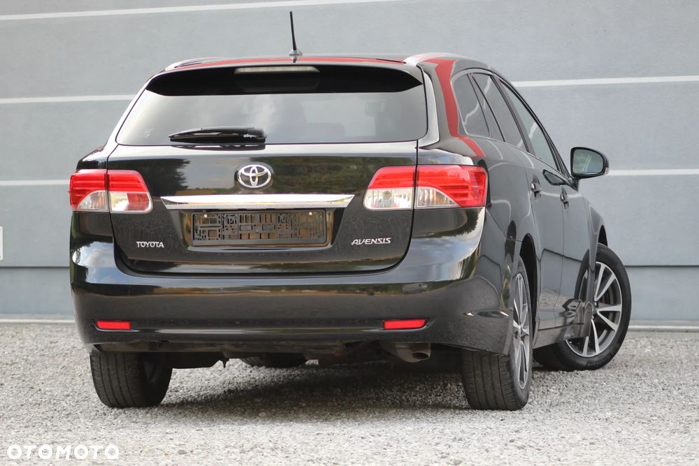Toyota Avensis 2.0 D-4D Premium - 11