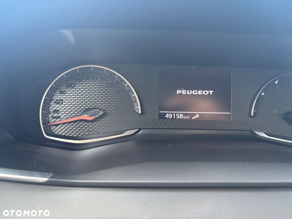 Peugeot 208 - 13