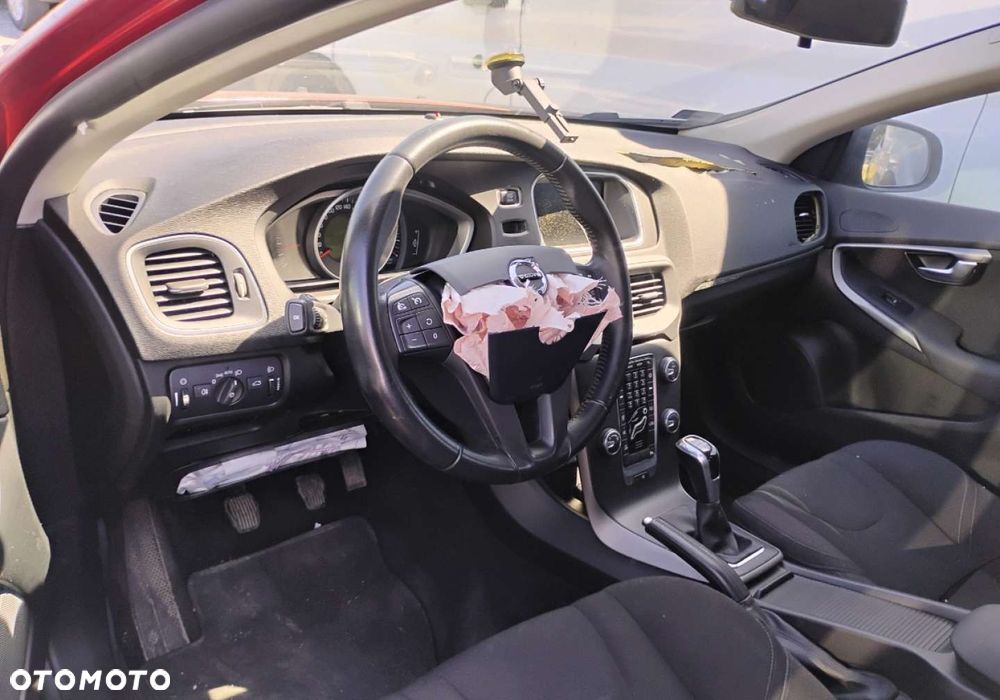 Volvo V40 Cross Country - 20