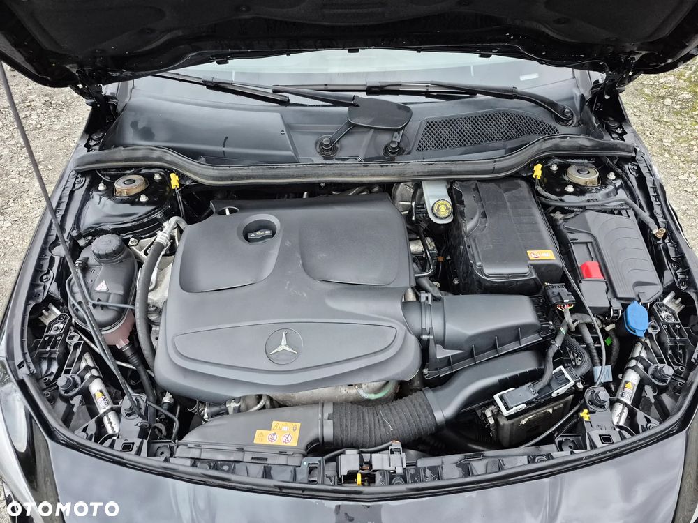 Mercedes-Benz CLA 200 - 18