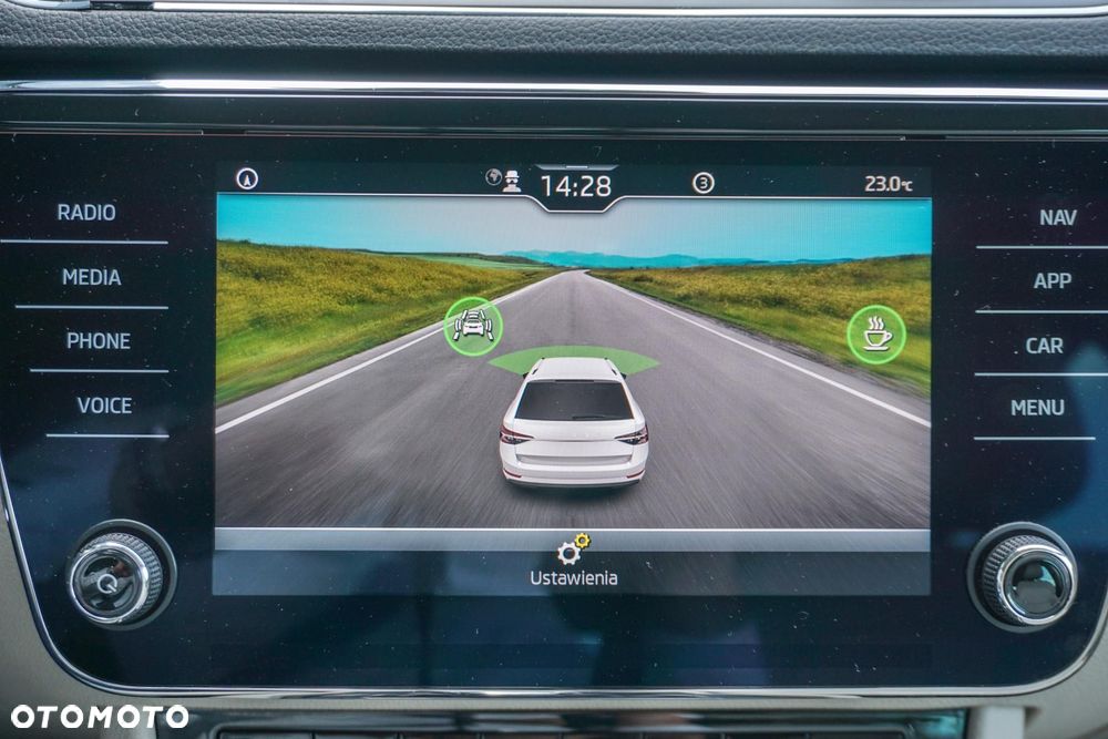 Skoda Superb 2.0 TDI SCR Style DSG - 28